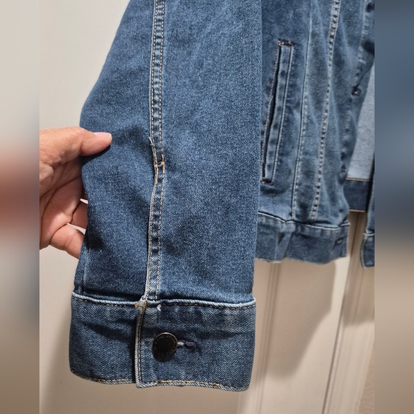 Lane Bryant Denim Jacket – Size 20 – Stretch Classic Trucker Style EUC - Picture 3 of 7